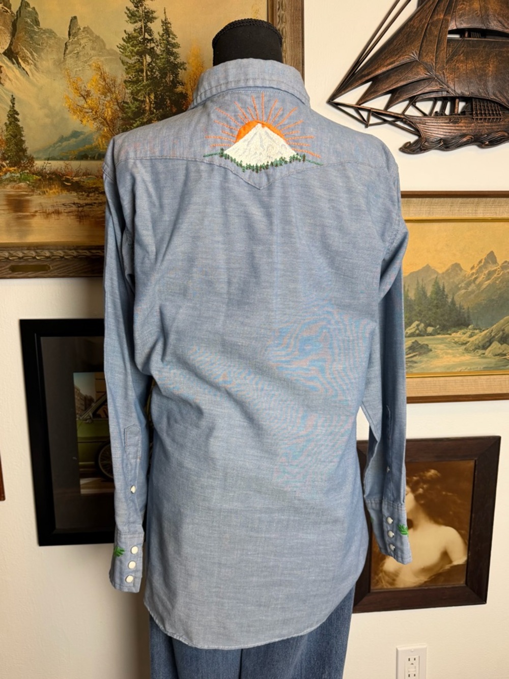 Vintage 1970s Hand Embroidered Chambray Botton Down Shirt Wrangler - Picture 11 of 14